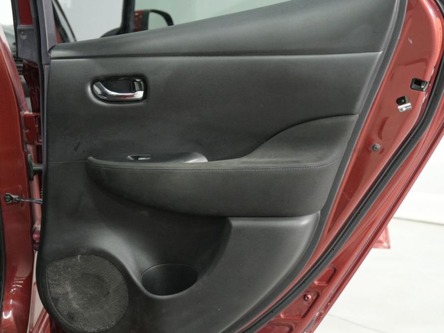 Nissan Leaf I (ZE0/AZE0) Новосибирск  - изображение 8