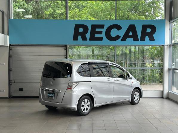 Honda Freed I Рестайлинг с пробегом 2012 года, цена 1 220 000 рублей, 61981 км, компактвэн, Автокод Объявления