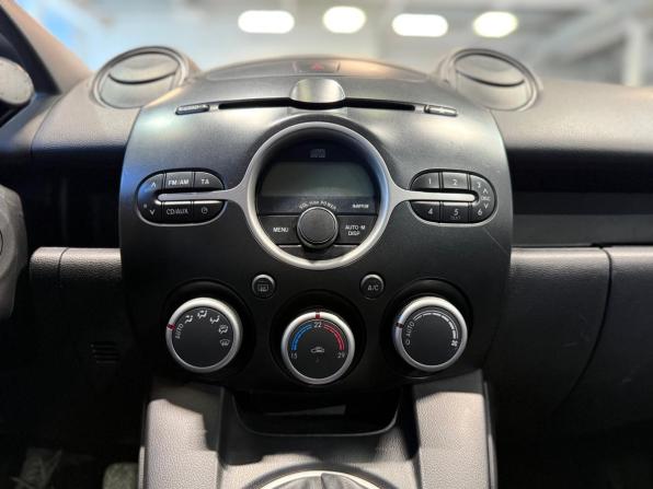 Mazda 2 II (DE) с пробегом 2009 года, цена 569 000 рублей, 204800 км, хэтчбек, Автокод Объявления