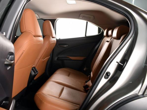 Lexus UX I с пробегом 2019 года, цена 3 599 995 рублей, 93168 км, внедорожник, Автокод Объявления
