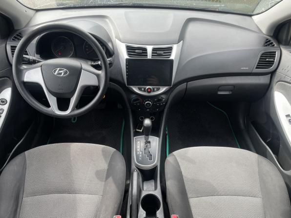Hyundai Solaris I с пробегом 2012 года, цена 649 000 рублей, 172765 км, седан, Автокод Объявления