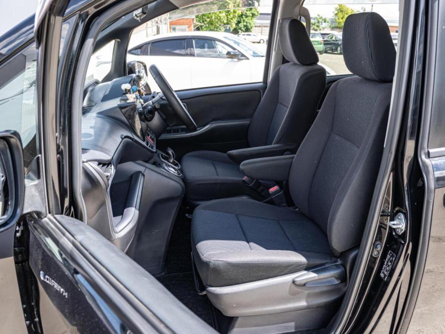 Toyota Voxy III (R80) Краснодар  - изображение 8