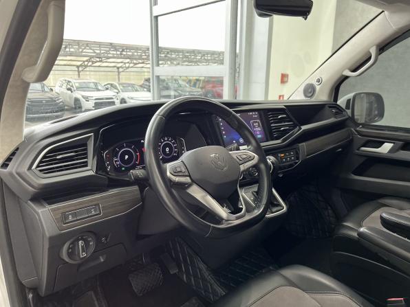 Volkswagen Multivan T6 Рестайлинг с пробегом 2021 года, цена 8 610 000 рублей, 101000 км, минивэн, Автокод Объявления