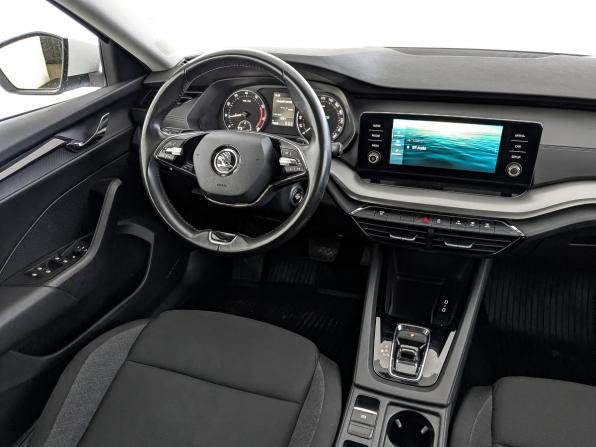 Skoda Octavia IV (A8) с пробегом 2021 года, цена 2 359 000 рублей, 69993 км, лифтбек, Автокод Объявления
