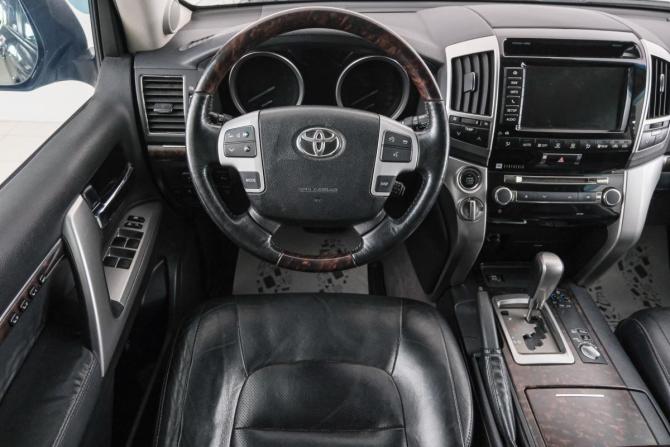 Toyota Land Cruiser 200 Series Рестайлинг 1 с пробегом 2012 года, цена 3 799 000 рублей, 185000 км, внедорожник, Автокод Объявления