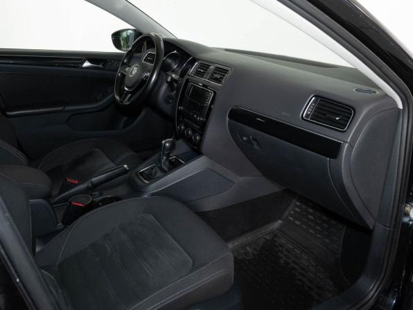 Volkswagen Jetta VI Рестайлинг с пробегом 2018 года, цена 1 598 000 рублей, 107338 км, седан, Автокод Объявления