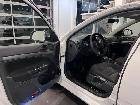 Skoda Octavia II (A5) Рестайлинг с пробегом 2013 года, цена 735 000 рублей, 235334 км, лифтбек, Автокод Объявления