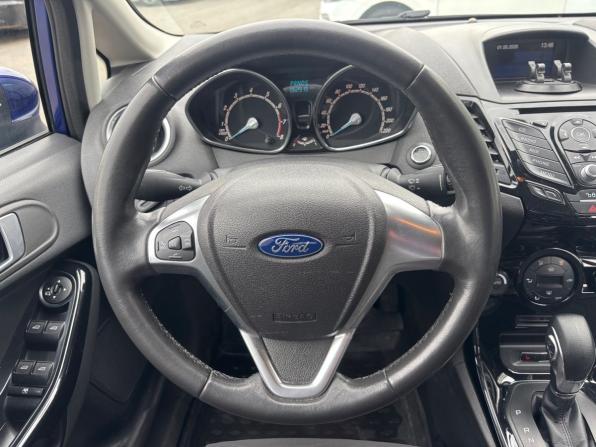 Ford Fiesta Mk6 Рестайлинг с пробегом 2015 года, цена 918 000 рублей, 62000 км, хэтчбек, Автокод Объявления