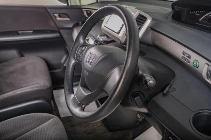 Honda Freed I с пробегом 2013 года, цена 1 249 000 рублей, 95000 км, компактвэн, Автокод Объявления