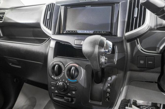 Suzuki Solio III с пробегом 2018 года, цена 1 049 000 рублей, 117800 км, микровэн, Автокод Объявления