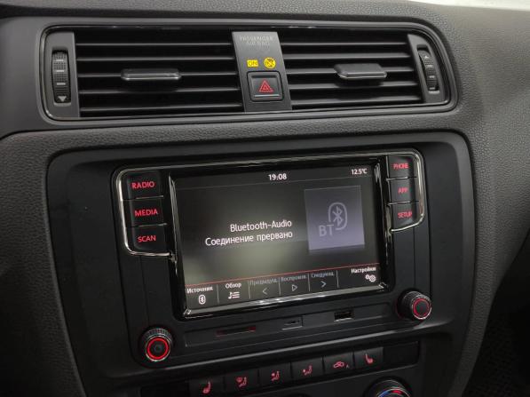 Volkswagen Jetta VI Рестайлинг с пробегом 2015 года, цена 1 320 000 рублей, 138054 км, седан, Автокод Объявления