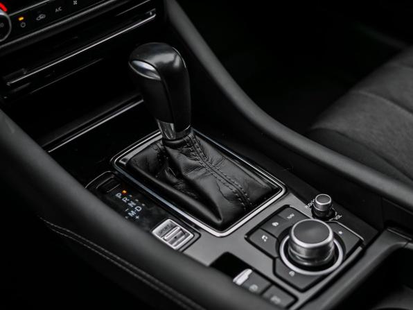 Mazda 6 III (GJ) Рестайлинг 2 с пробегом 2021 года, цена 2 170 000 рублей, 116410 км, седан, Автокод Объявления