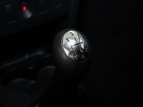 Renault Logan II Рестайлинг с пробегом 2019 года, цена 998 000 рублей, 98000 км, седан, Автокод Объявления