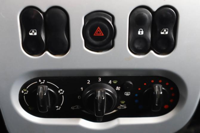Renault Logan I Рестайлинг с пробегом 2013 года, цена 279 000 рублей, 334000 км, седан, Автокод Объявления