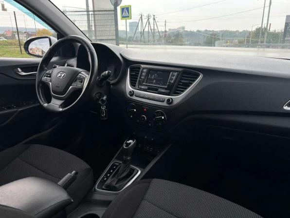 Hyundai Solaris II с пробегом 2018 года, цена 1 350 000 рублей, 128422 км, седан, Автокод Объявления