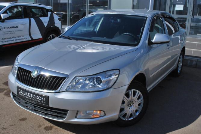 Skoda Octavia II (A5) Рестайлинг с пробегом 2013 года, цена 850 000 рублей, 176100 км, лифтбек, Автокод Объявления