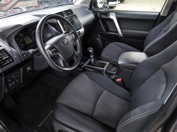 Toyota Land Cruiser Prado 150 Series Рестайлинг 2 с пробегом 2018 года, цена 4 950 000 рублей, 101365 км, внедорожник, Автокод Объявления