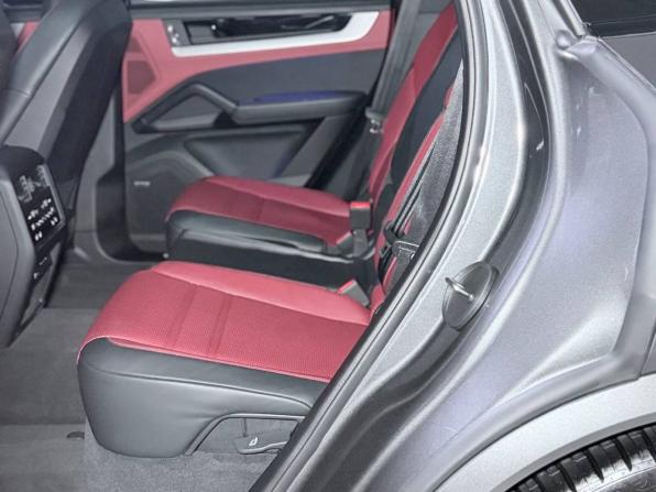 Porsche Cayenne III Рестайлинг с пробегом 2025 года, цена 16 299 000 рублей, 15985 км, внедорожник, Автокод Объявления