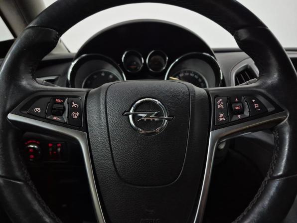 Opel Astra J Рестайлинг с пробегом 2014 года, цена 800 000 рублей, 143552 км, хэтчбек, Автокод Объявления