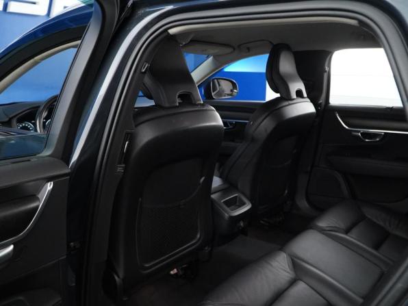 Volvo V90 Cross Country I с пробегом 2019 года, цена 2 149 046 рублей, 341882 км, универсал, Автокод Объявления