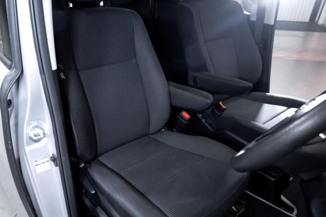 Toyota Noah III (R80) с пробегом 2017 года, цена 1 999 000 рублей, 121883 км, минивэн, Автокод Объявления