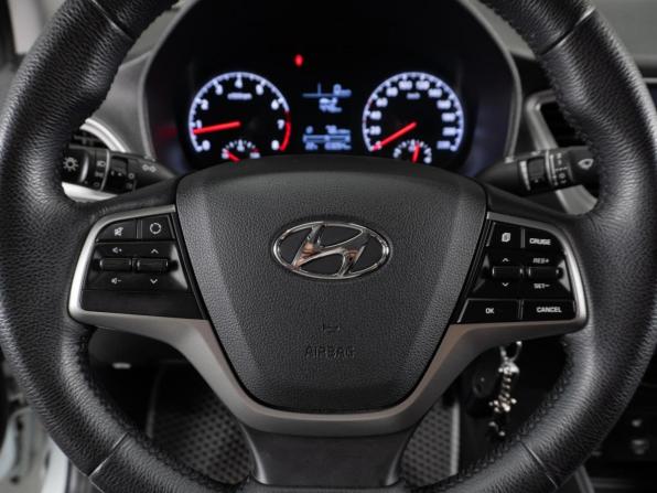 Hyundai Solaris II с пробегом 2019 года, цена 1 170 000 рублей, 103054 км, седан, Автокод Объявления