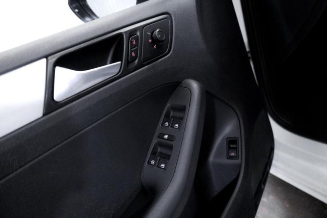 Volkswagen Jetta VI Рестайлинг с пробегом 2018 года, цена 1 449 999 рублей, 124000 км, седан, Автокод Объявления