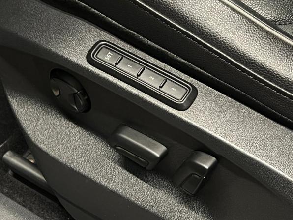 Volkswagen Tiguan II Рестайлинг с пробегом 2021 года, цена 2 265 000 рублей, 232305 км, внедорожник, Автокод Объявления