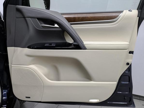 Lexus LX III Рестайлинг 2 с пробегом 2016 года, цена 6 800 000 рублей, 132174 км, внедорожник, Автокод Объявления