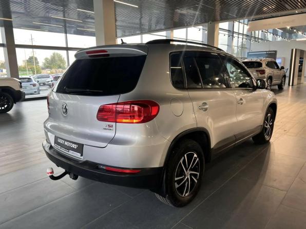Volkswagen Tiguan I Рестайлинг с пробегом 2012 года, цена 995 000 рублей, 244902 км, внедорожник, Автокод Объявления