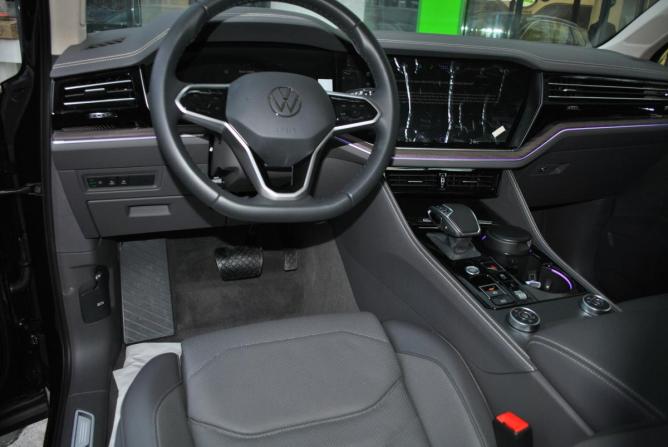 Volkswagen Touareg III Рестайлинг с пробегом 2025 года, цена 8 490 000 рублей, 10 км, внедорожник, Автокод Объявления
