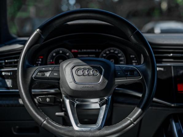 Audi Q8 I (4M) с пробегом 2022 года, цена 5 900 000 рублей, 115834 км, внедорожник, Автокод Объявления