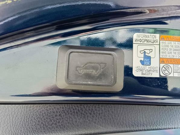 Toyota RAV4 IV (XA40) Рестайлинг с пробегом 2018 года, цена 2 500 000 рублей, 139017 км, внедорожник, Автокод Объявления