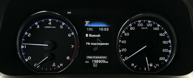 Toyota RAV4 IV (XA40) Рестайлинг с пробегом 2017 года, цена 1 975 000 рублей, 198908 км, внедорожник, Автокод Объявления