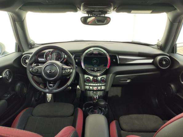Mini Hatch III (F55/F56) Рестайлинг с пробегом 2018 года, цена 3 299 000 рублей, 46613 км, хэтчбек, Автокод Объявления