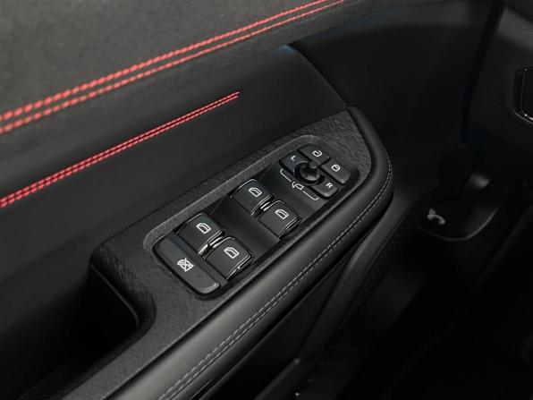 Lynk &amp; Co 05 с пробегом 2023 года, цена 3 245 200 рублей, 27673 км, внедорожник, Автокод Объявления