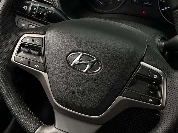 Hyundai Solaris II с пробегом 2017 года, цена 1 167 300 рублей, 137052 км, седан, Автокод Объявления
