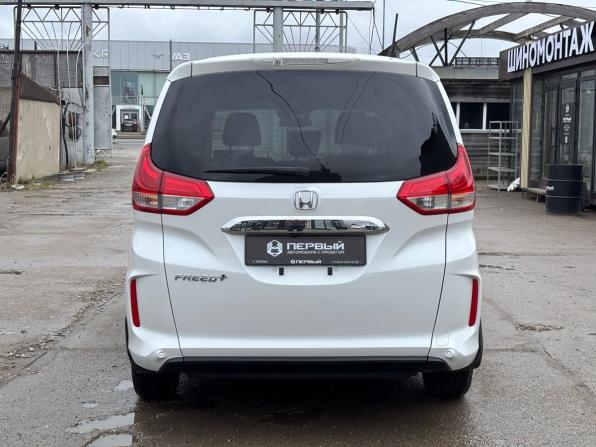 Honda Freed II Рестайлинг с пробегом 2022 года, цена 1 790 000 рублей, 51625 км, компактвэн, Автокод Объявления