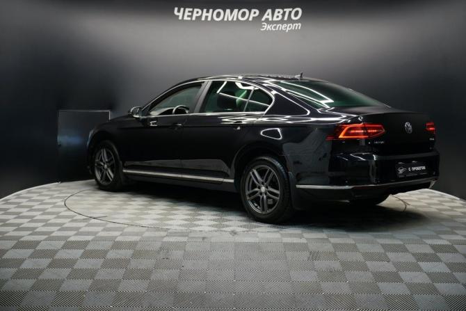 Volkswagen Passat B8 с пробегом 2017 года, цена 2 274 000 рублей, 193000 км, седан, Автокод Объявления