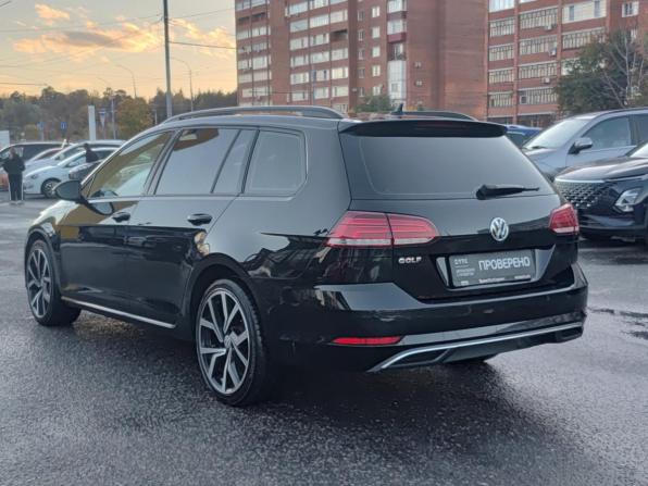Volkswagen Golf VII Рестайлинг с пробегом 2018 года, цена 1 820 000 рублей, 267205 км, универсал, Автокод Объявления