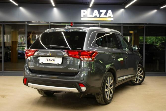Mitsubishi Outlander III Рестайлинг 2 с пробегом 2017 года, цена 1 879 000 рублей, 159848 км, внедорожник, Автокод Объявления