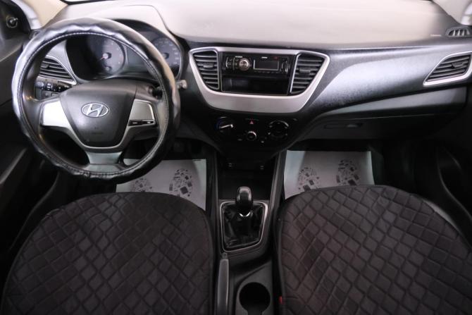 Hyundai Solaris II с пробегом 2017 года, цена 849 000 рублей, 124000 км, седан, Автокод Объявления