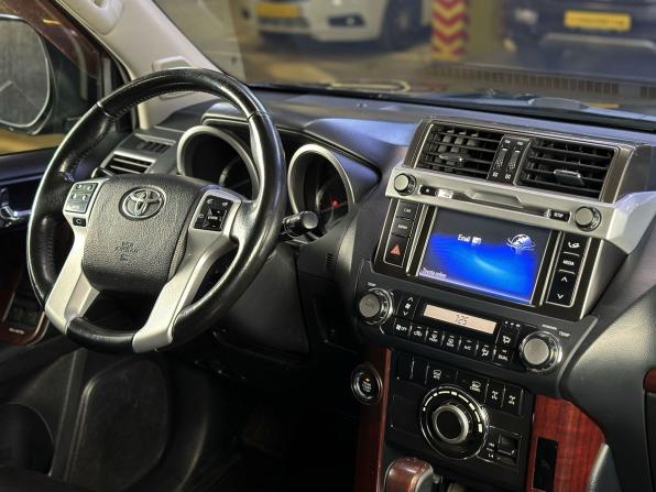 Toyota Land Cruiser Prado 150 Series Рестайлинг 1 с пробегом 2014 года, цена 2 740 000 рублей, 329006 км, внедорожник, Автокод Объявления