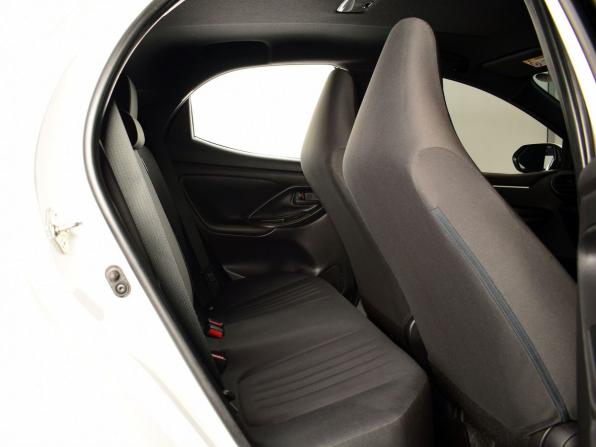 Toyota Yaris IV с пробегом 2021 года, цена 1 085 995 рублей, 95537 км, хэтчбек, Автокод Объявления