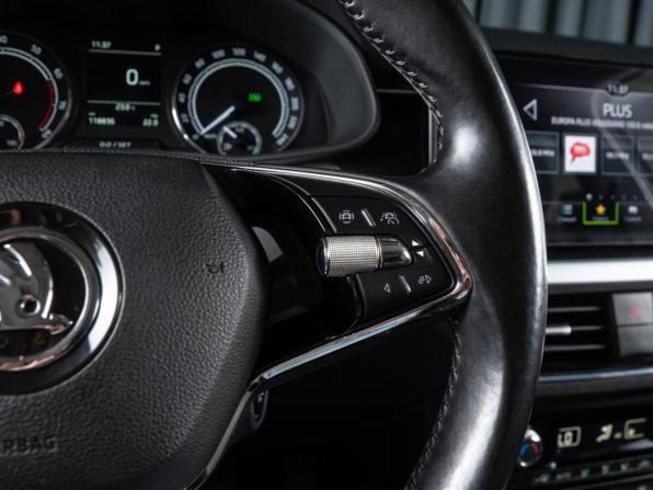 Skoda Rapid II с пробегом 2020 года, цена 1 779 000 рублей, 118836 км, лифтбек, Автокод Объявления