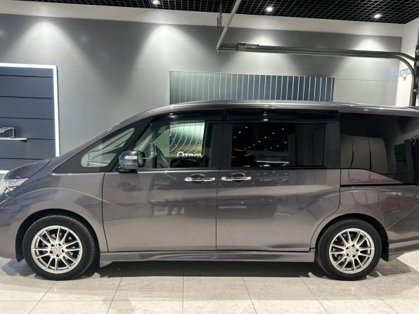 Honda Stepwgn V с пробегом 2016 года, цена 1 750 000 рублей, 201000 км, минивэн, Автокод Объявления