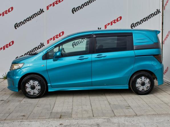 Honda Freed I с пробегом 2010 года, цена 870 000 рублей, 181882 км, компактвэн, Автокод Объявления