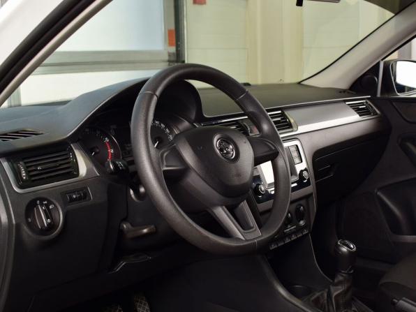 Skoda Rapid I с пробегом 2016 года, цена 1 199 995 рублей, 70695 км, лифтбек, Автокод Объявления