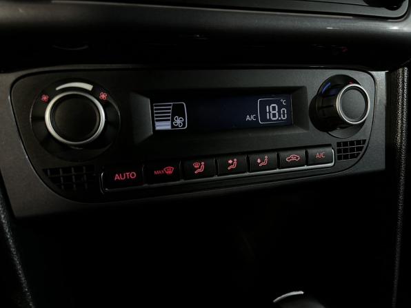 Volkswagen Polo V Рестайлинг с пробегом 2019 года, цена 1 299 900 рублей, 91633 км, седан, Автокод Объявления