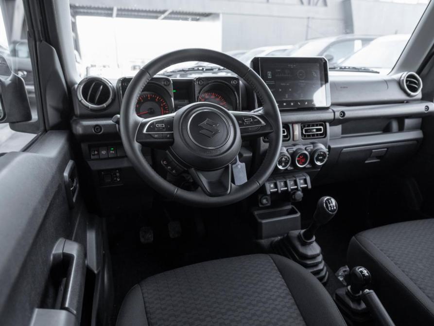 Suzuki Jimny IV Москва  - изображение 7